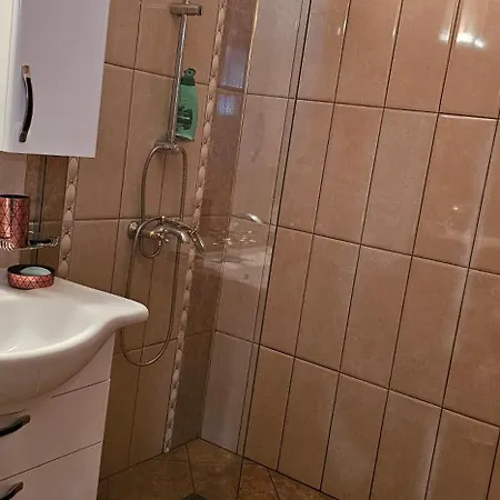 Amara Butik On The First Line 拉夫达