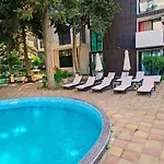 Amara Butik On The First Line Apartment *