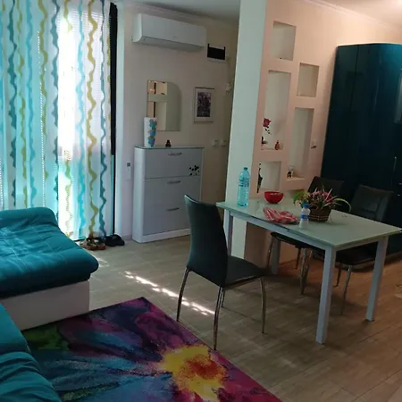 Apartment Amara Butik On The First Line Ravda