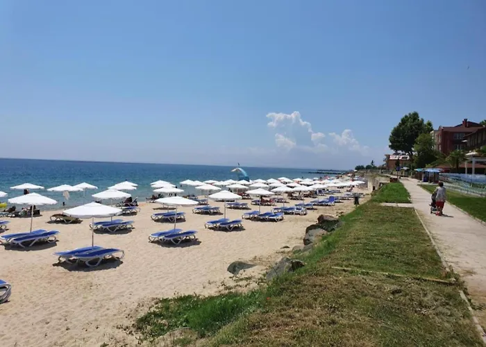 Апартамент Amara Butik On The First Line *